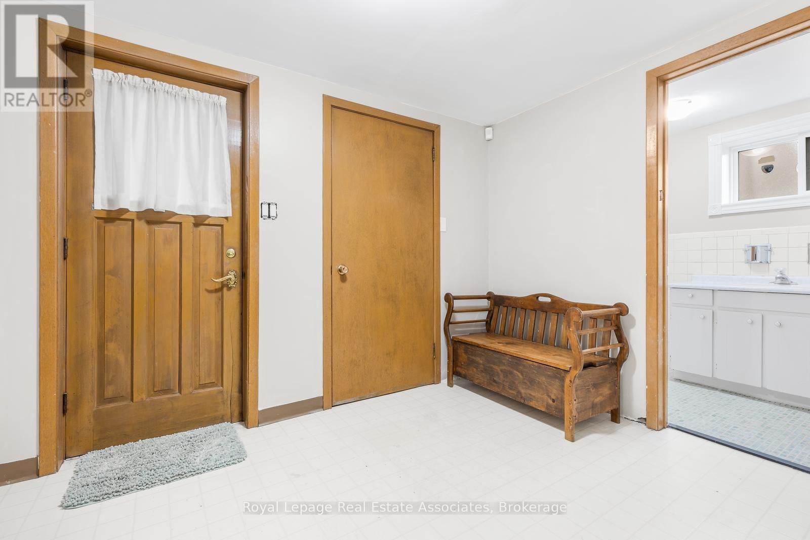 176 DAPHNE AVENUE Image 43