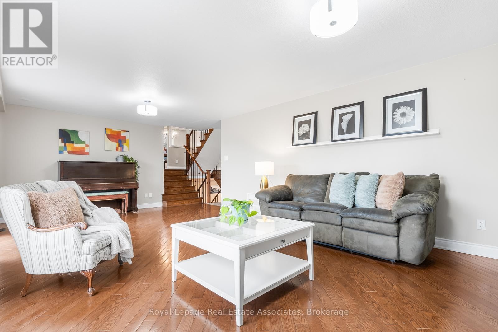 176 DAPHNE AVENUE Image 8