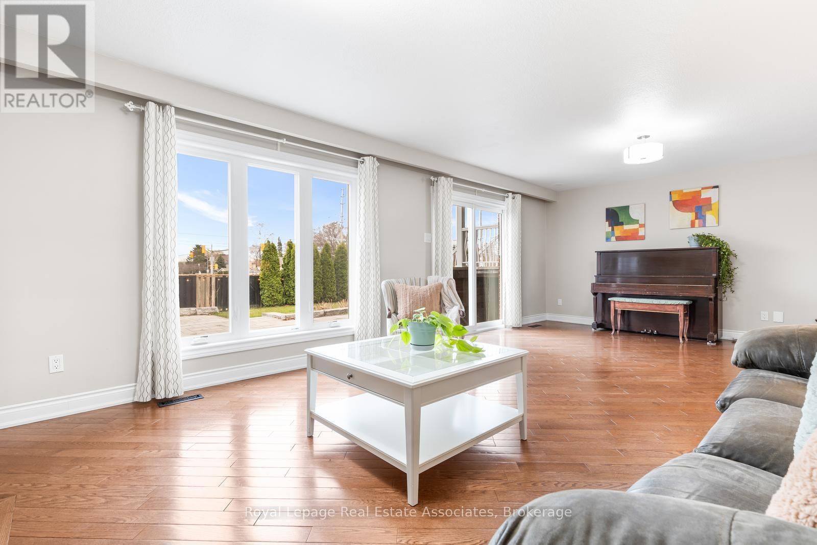 176 DAPHNE AVENUE Image 9