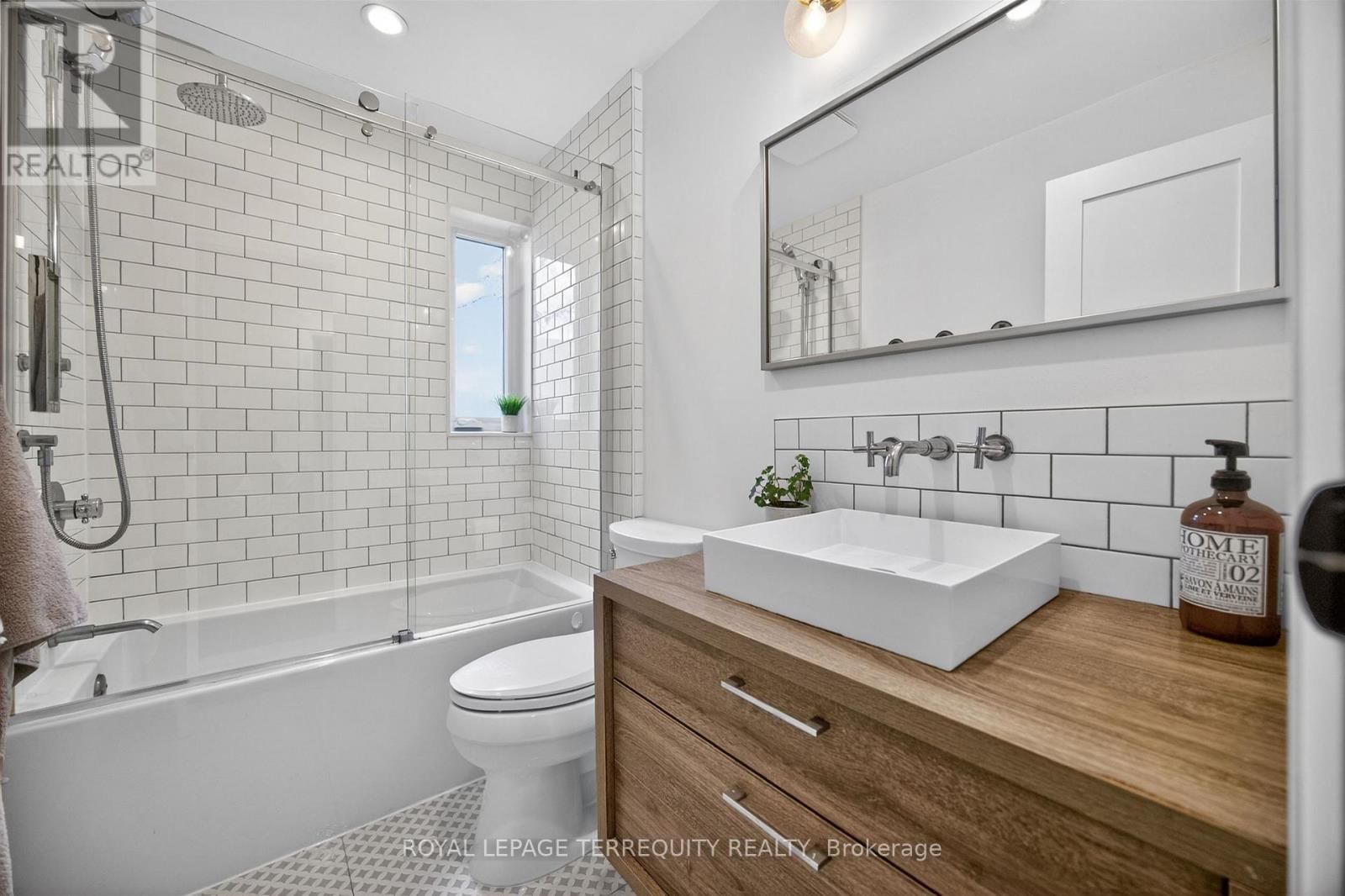 75 PRISCILLA AVENUE Image 27