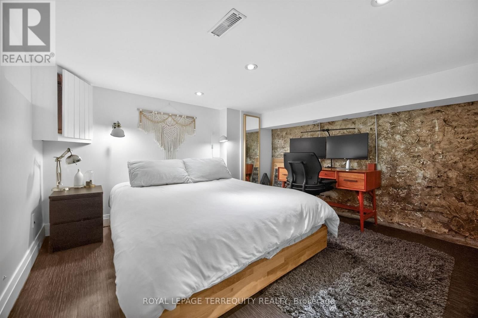 75 PRISCILLA AVENUE Image 31