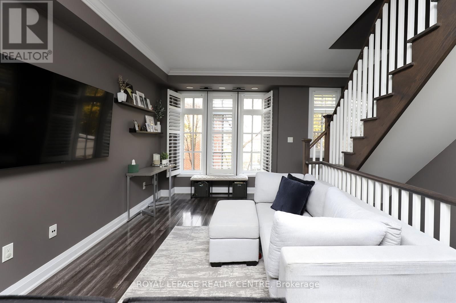 10 - 3077 CAWTHRA ROAD Image 12