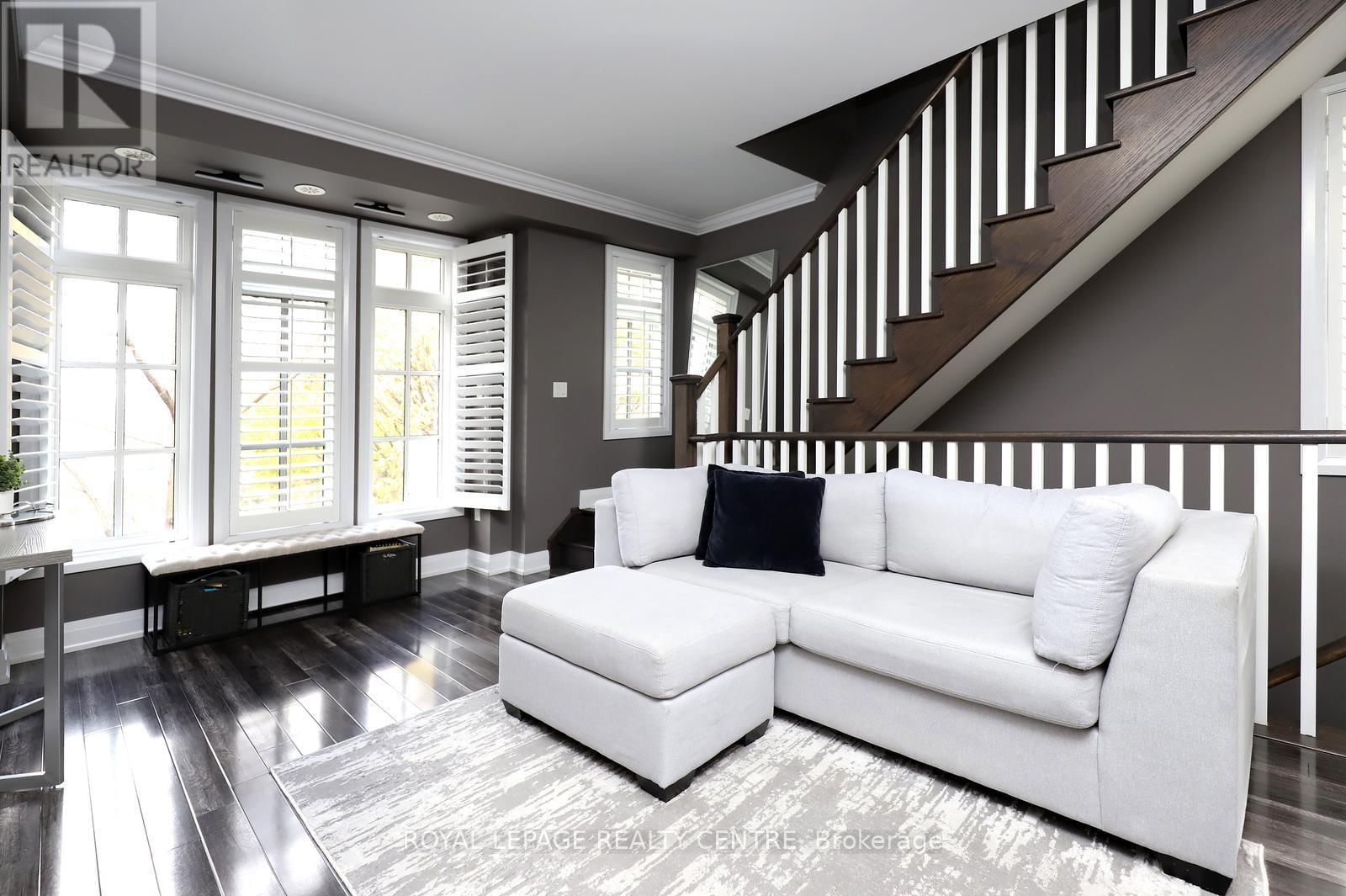 10 - 3077 CAWTHRA ROAD Image 13