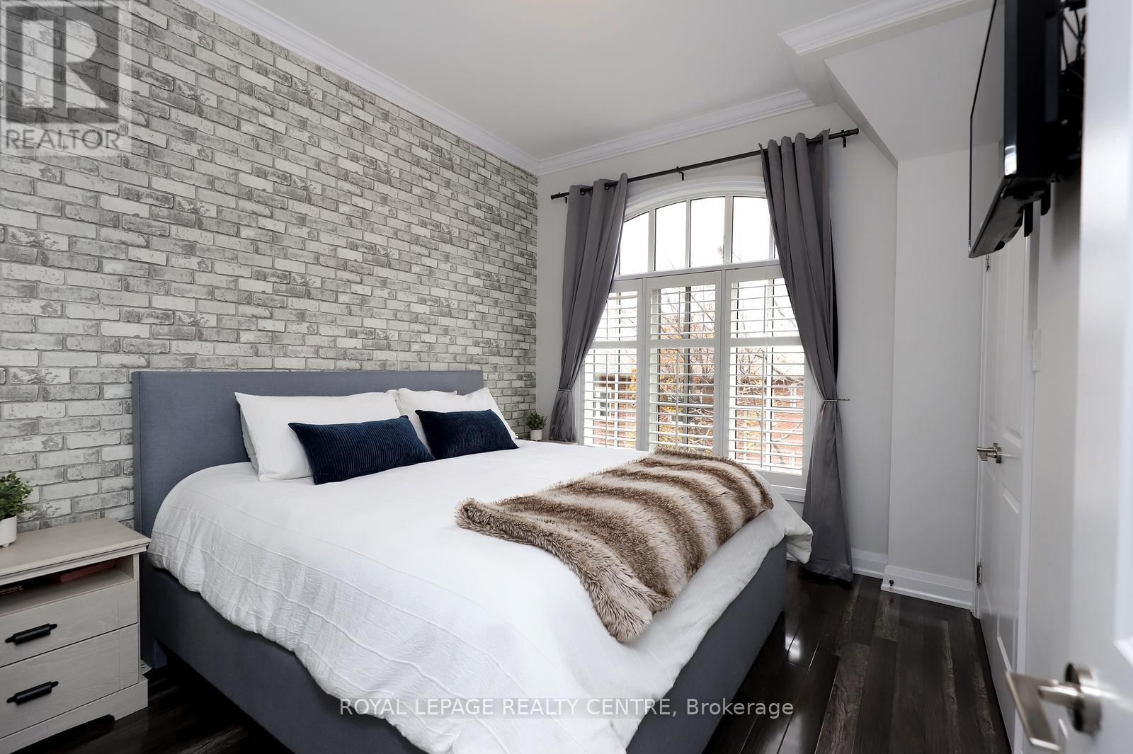 10 - 3077 CAWTHRA ROAD Image 29