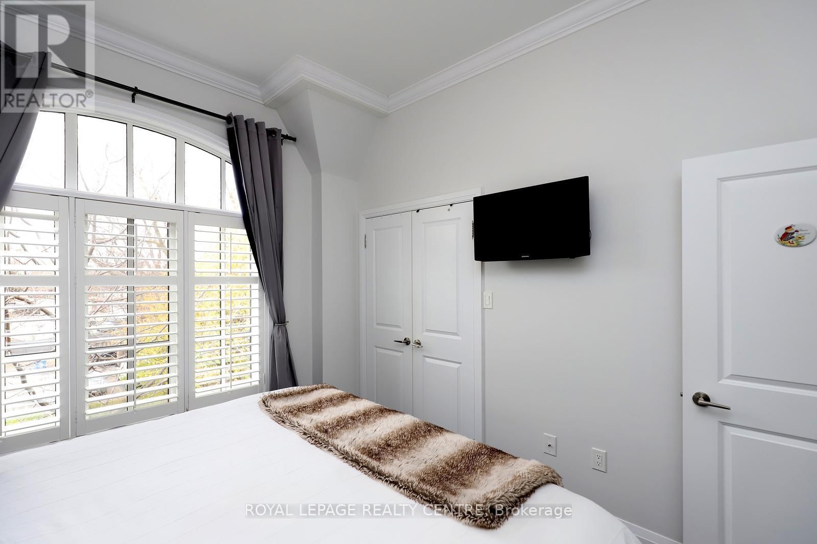 10 - 3077 CAWTHRA ROAD Image 31