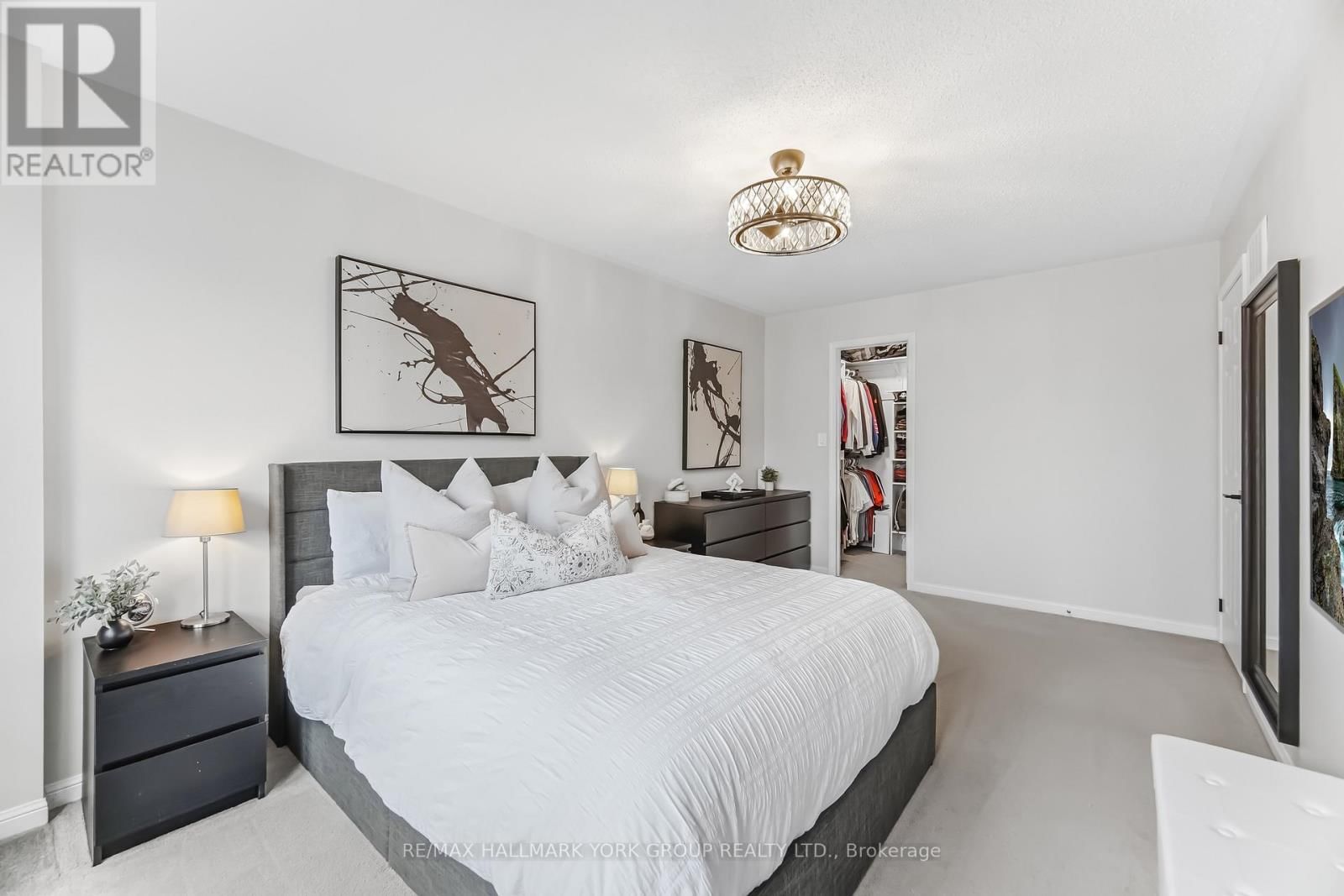 882 MCDUFFE CRESCENT Image 14