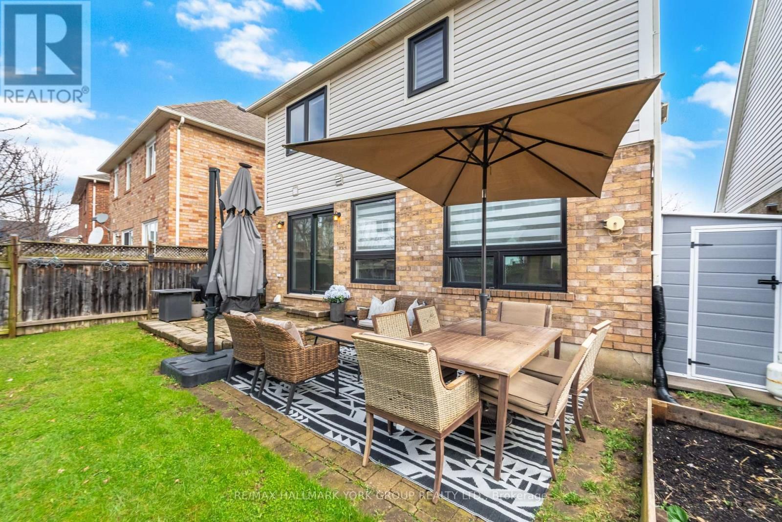 882 MCDUFFE CRESCENT Image 24