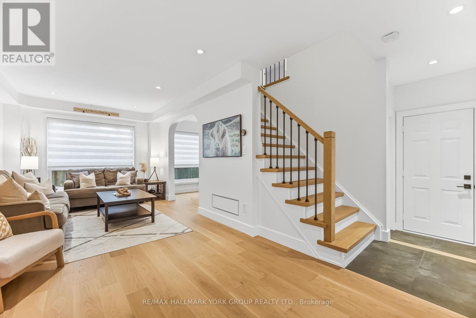 882 MCDUFFE CRESCENT Image 5