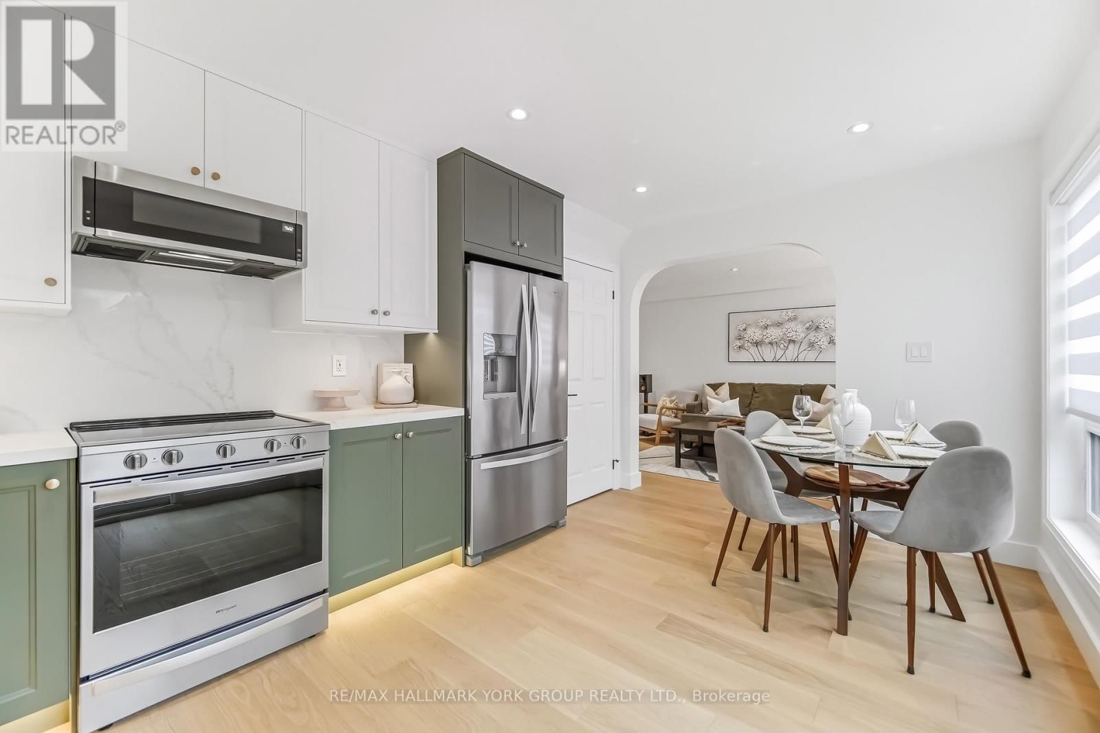 882 MCDUFFE CRESCENT Image 9