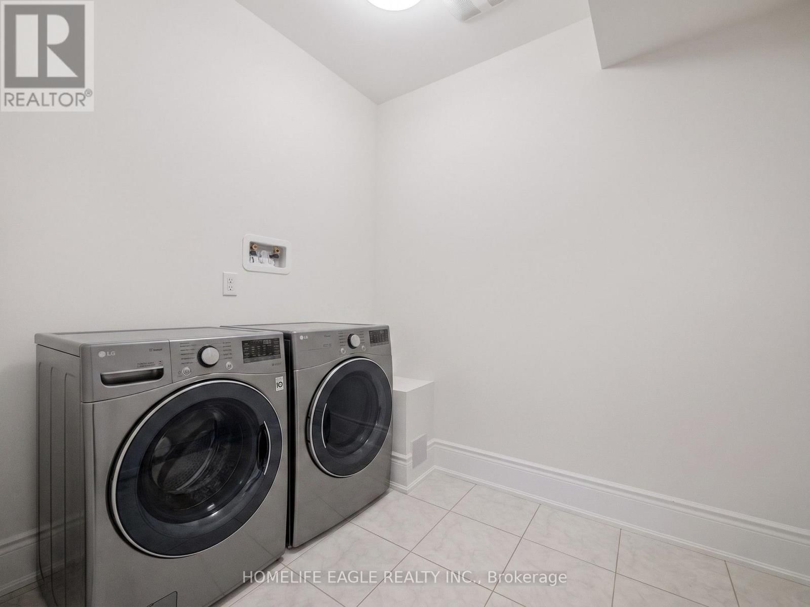 34 FOXSPARROW ROAD Image 27