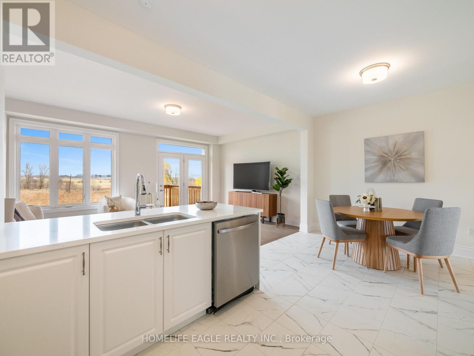 34 FOXSPARROW ROAD Image 8