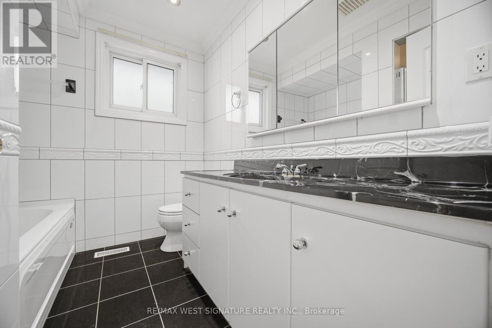 36 WINDSOR ROAD Image 19