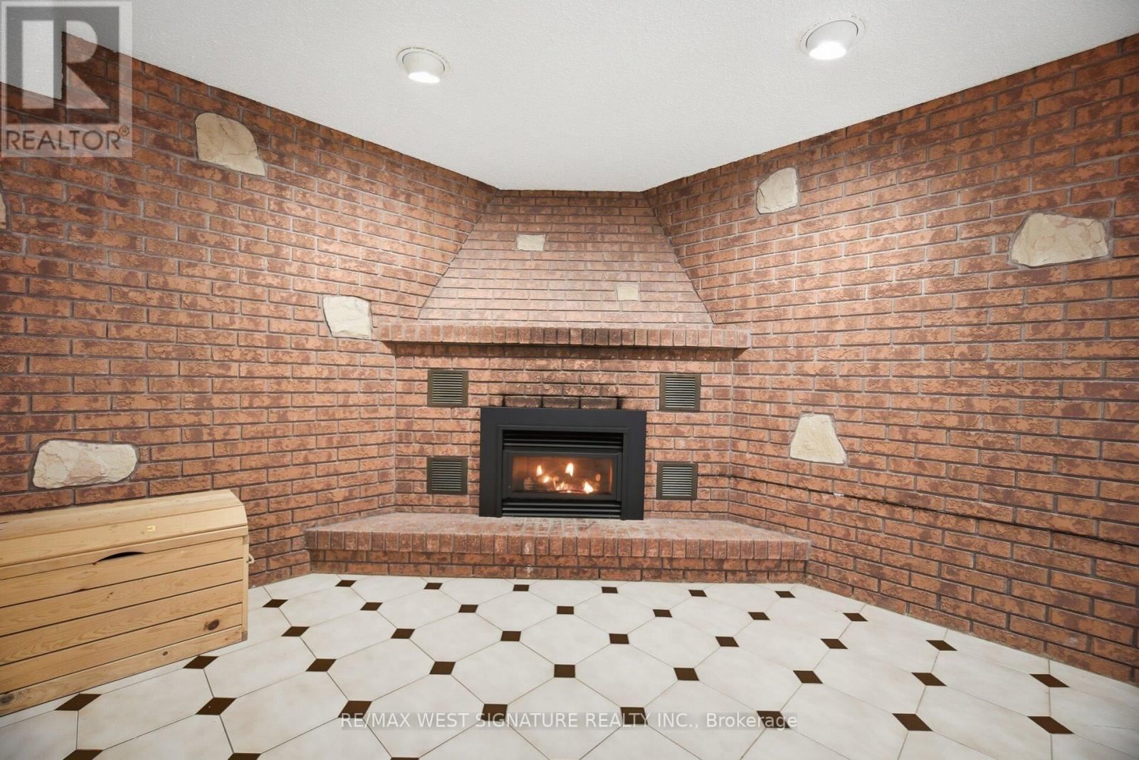 36 WINDSOR ROAD Image 23