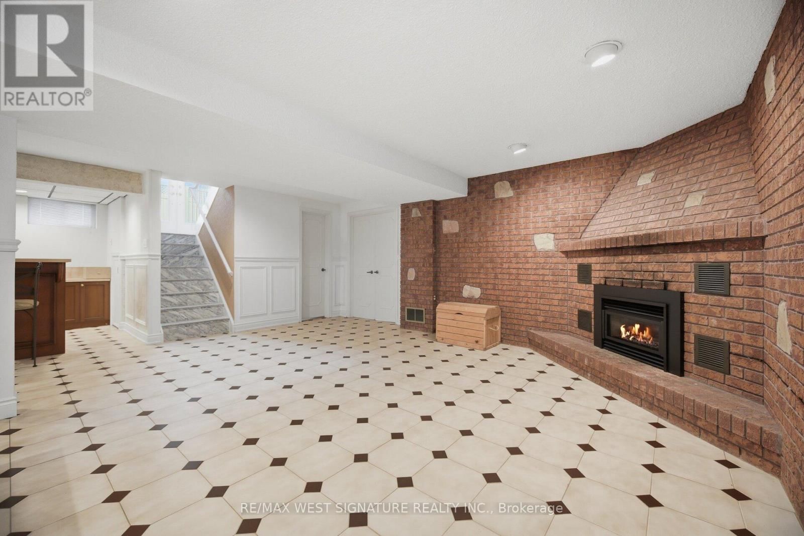 36 WINDSOR ROAD Image 24