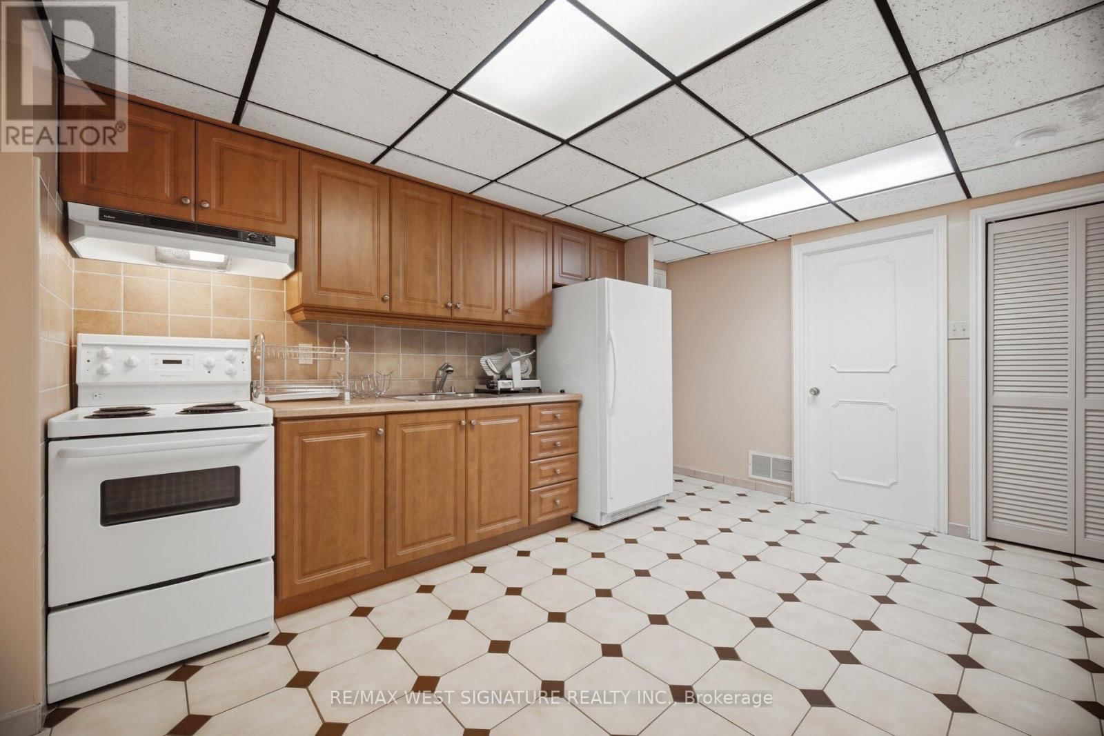 36 WINDSOR ROAD Image 31