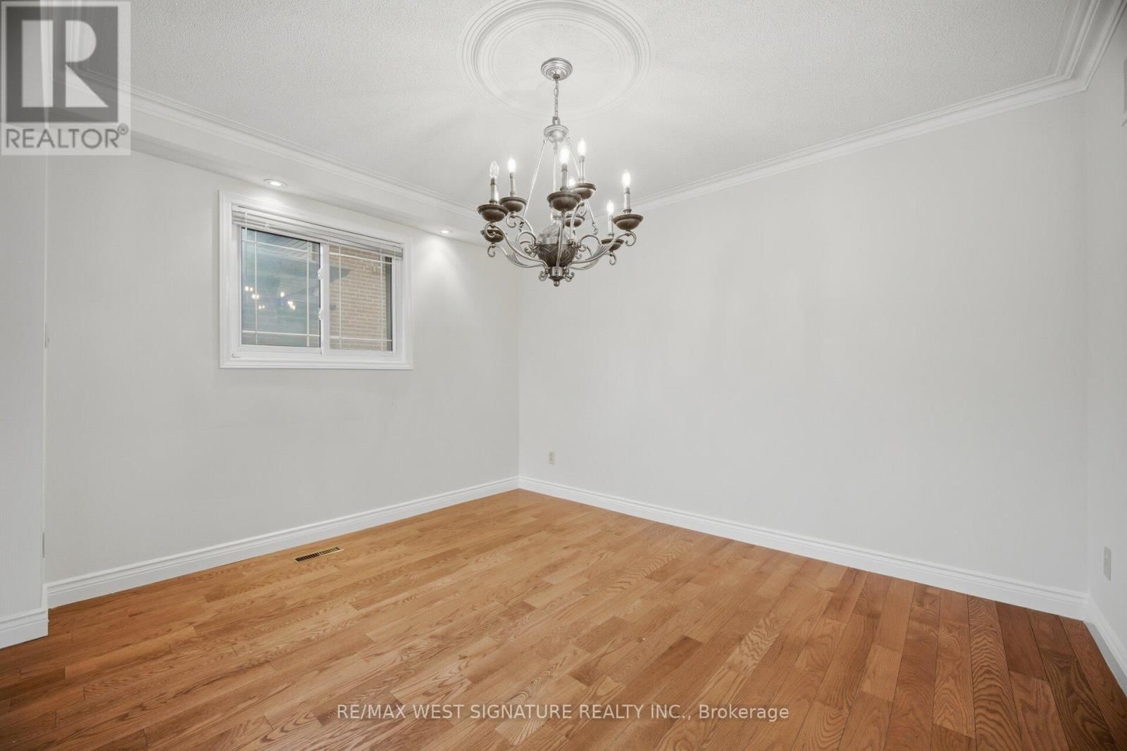 36 WINDSOR ROAD Image 8