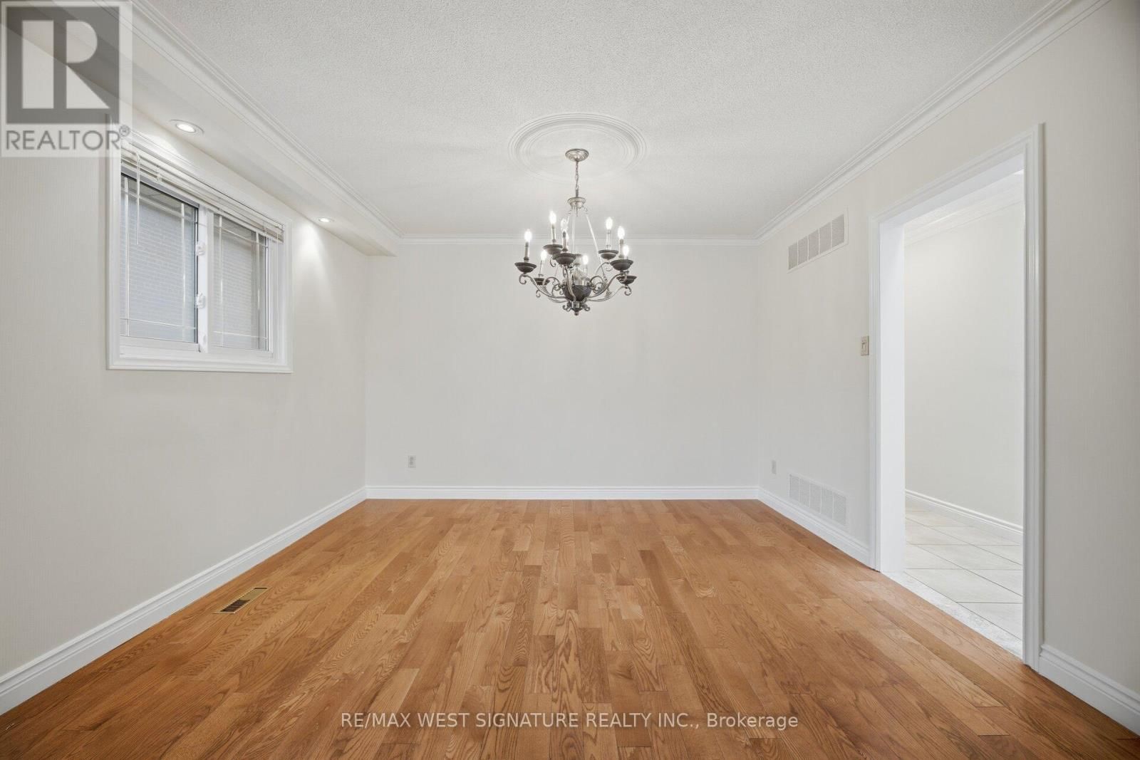 36 WINDSOR ROAD Image 9