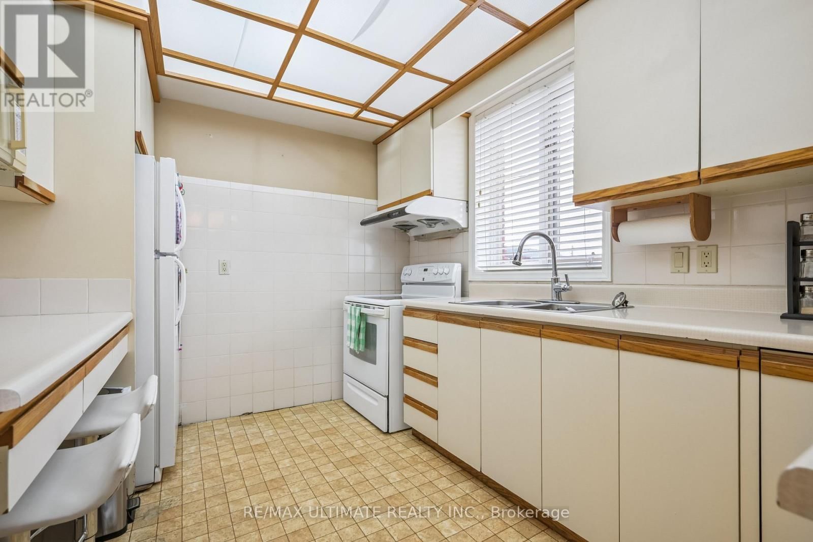 165 SELLERS AVENUE Image 7