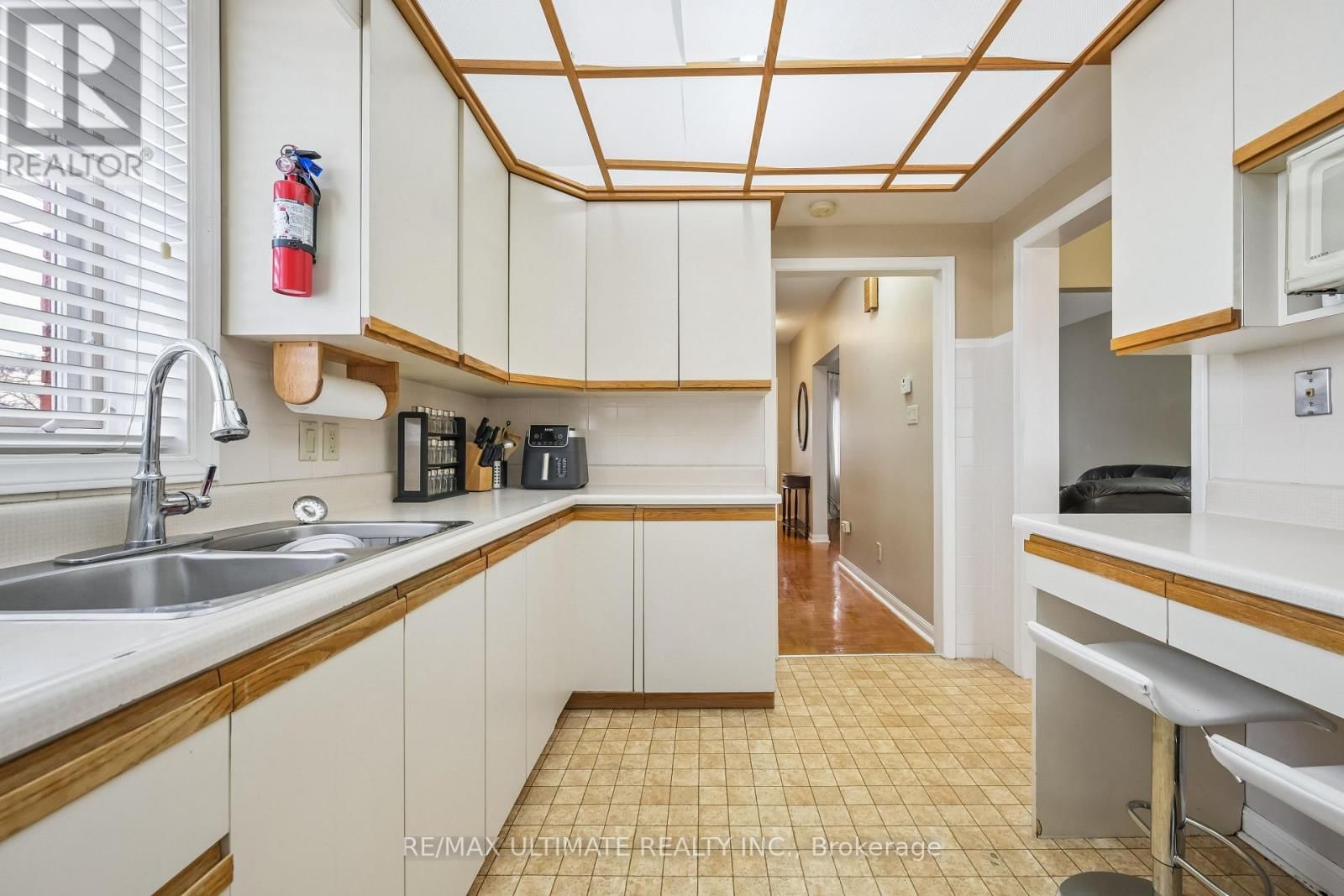 165 SELLERS AVENUE Image 8