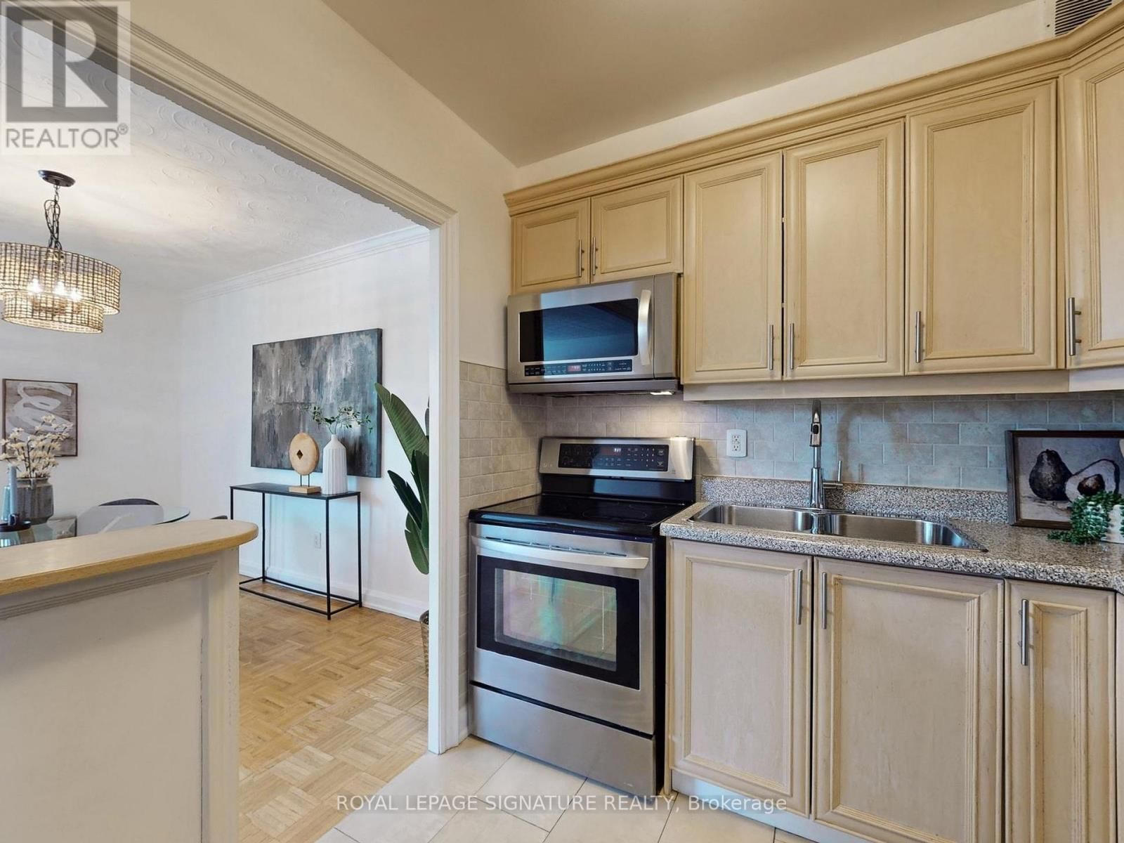 PH11 - 80 COE HILL DRIVE Image 10