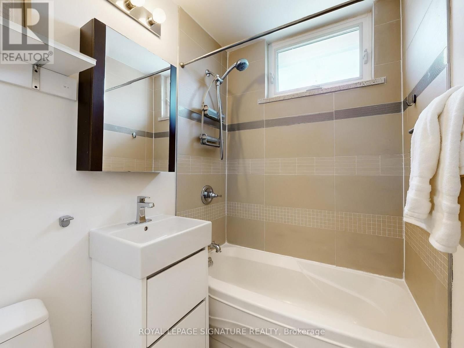 PH11 - 80 COE HILL DRIVE Image 21