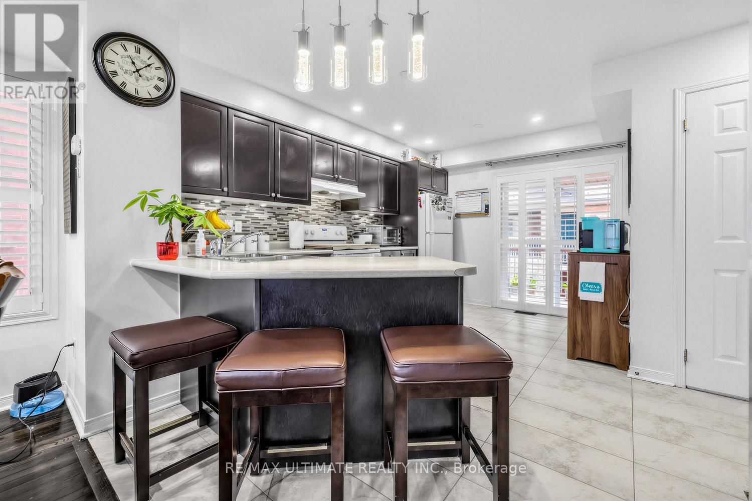 255 TORBARRIE ROAD EAST Image 24