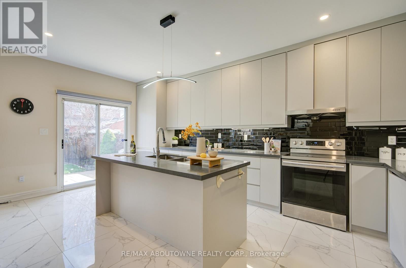 2181 STRATUS DRIVE Image 14