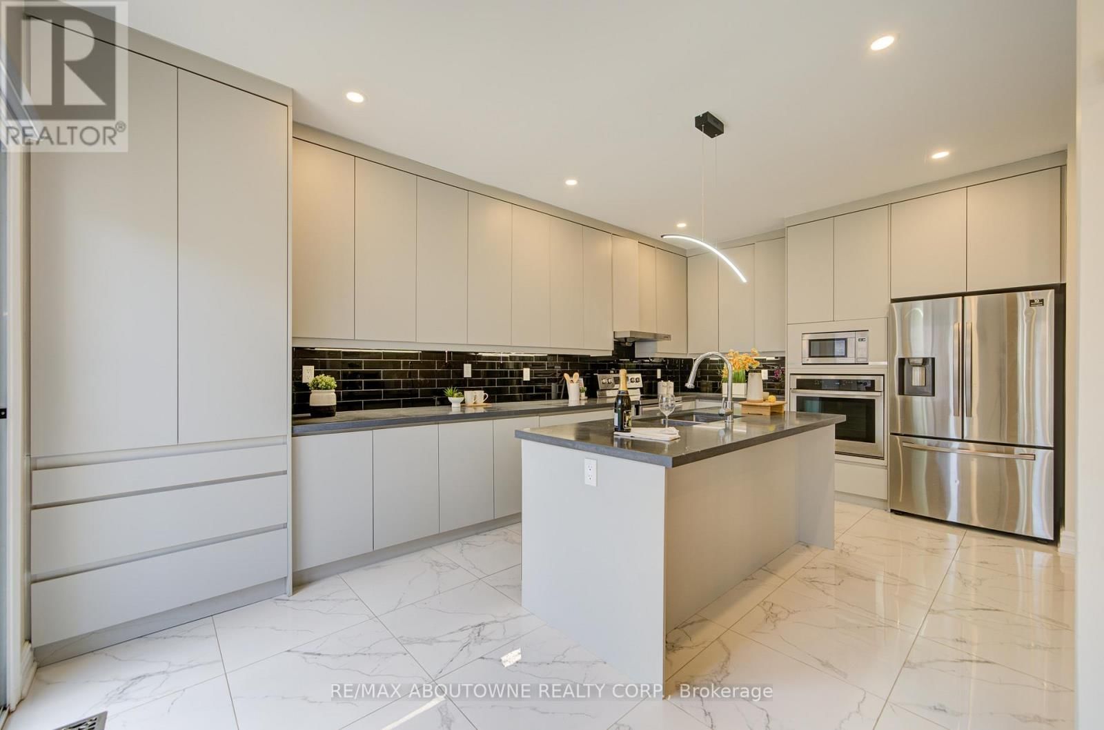 2181 STRATUS DRIVE Image 15