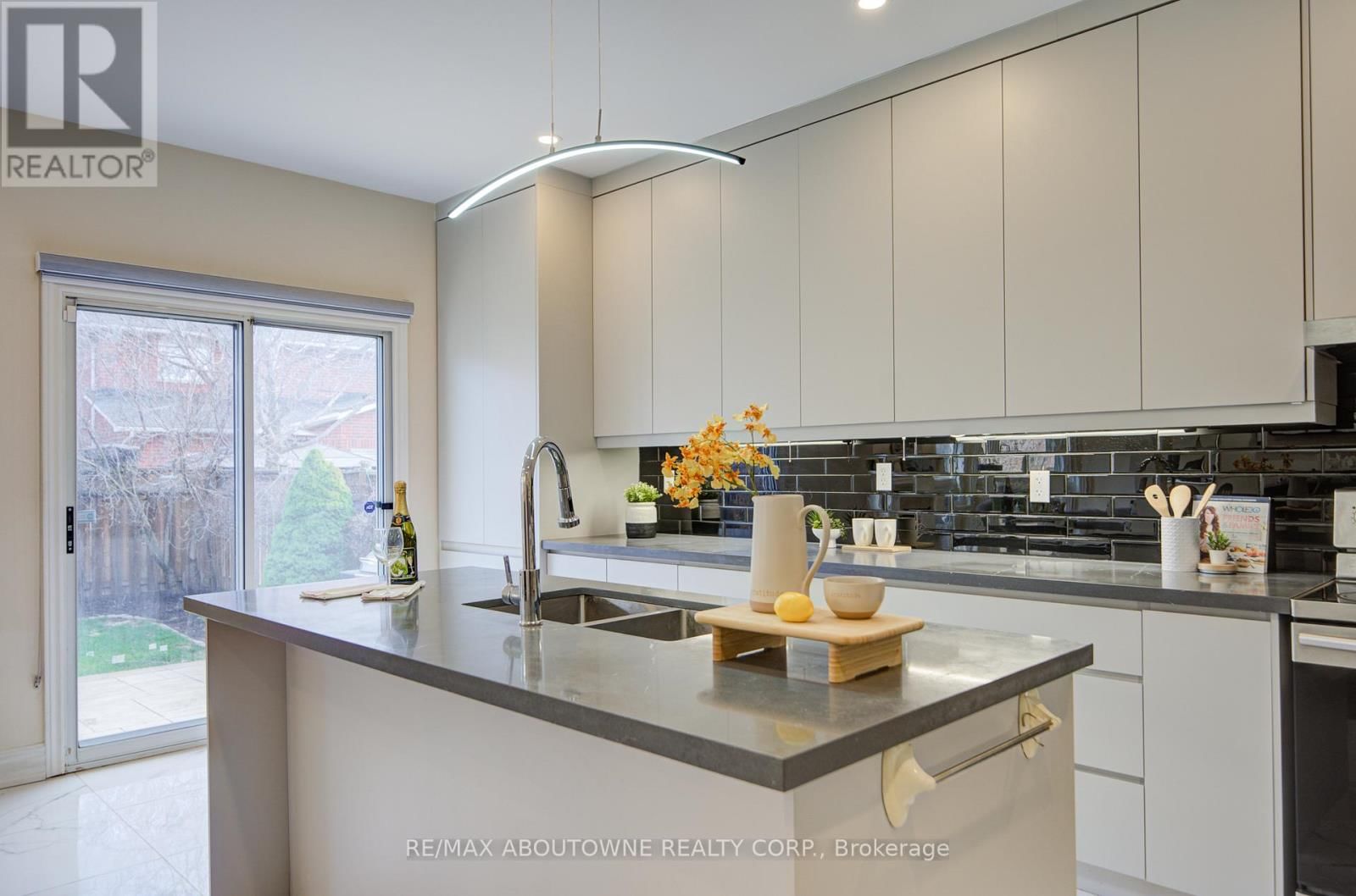 2181 STRATUS DRIVE Image 17