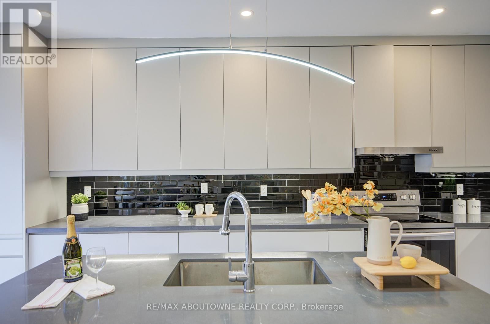 2181 STRATUS DRIVE Image 18