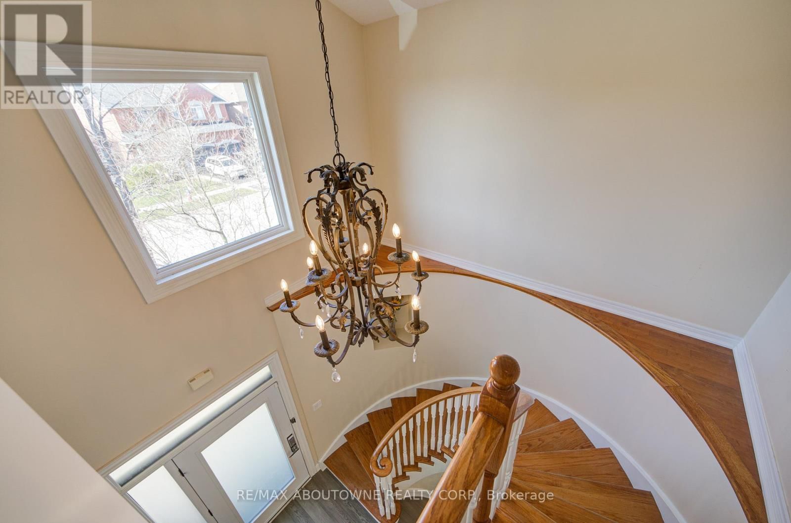 2181 STRATUS DRIVE Image 22