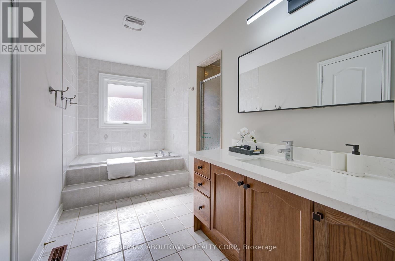 2181 STRATUS DRIVE Image 33