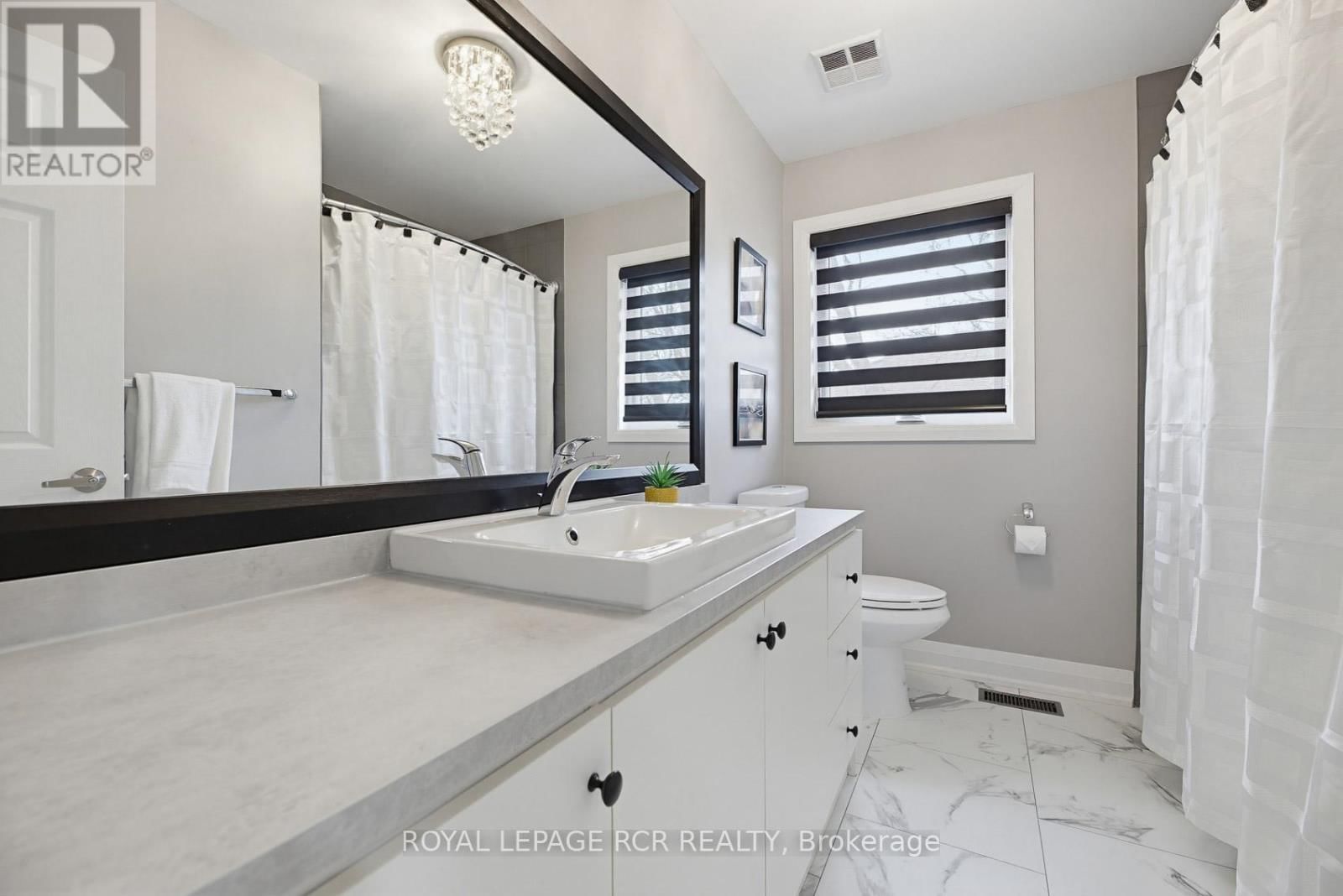 42 ARCHBURY CIRCLE Image 25