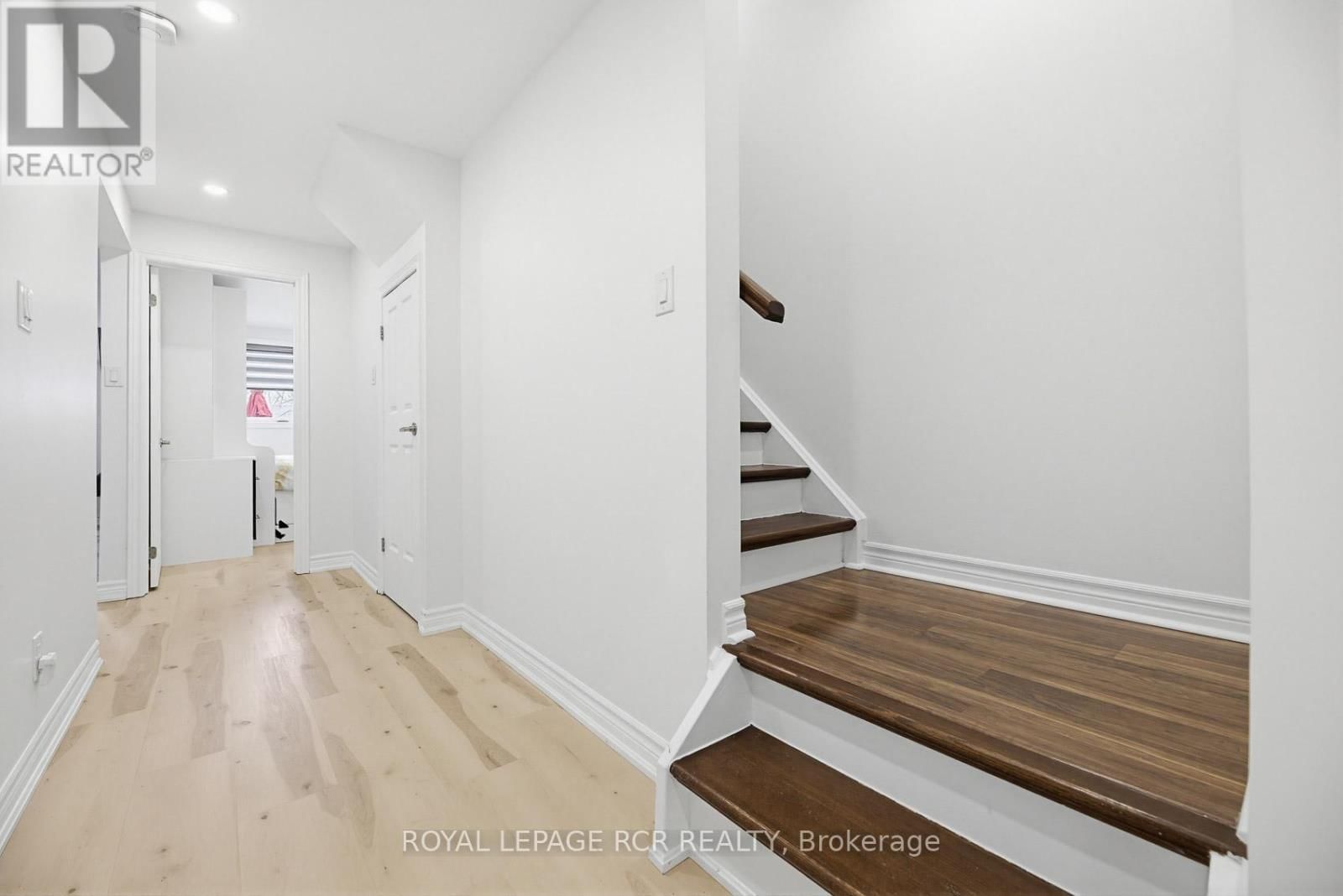 42 ARCHBURY CIRCLE Image 28