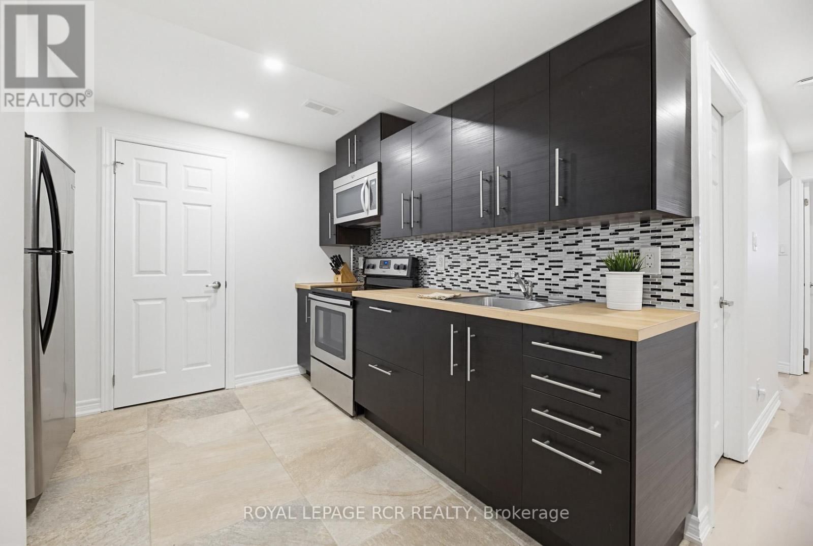 42 ARCHBURY CIRCLE Image 29