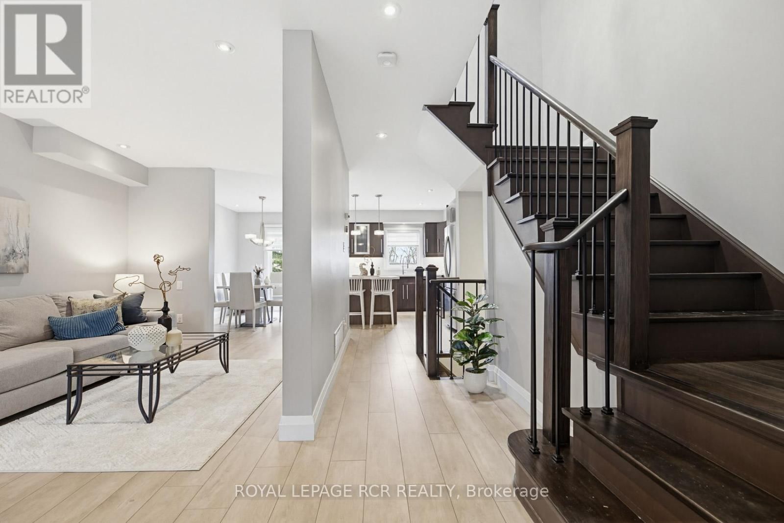 42 ARCHBURY CIRCLE Image 3