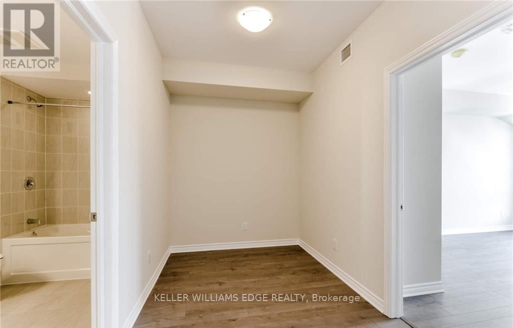 320 - 150 OAK PARK BOULEVARD Image 17