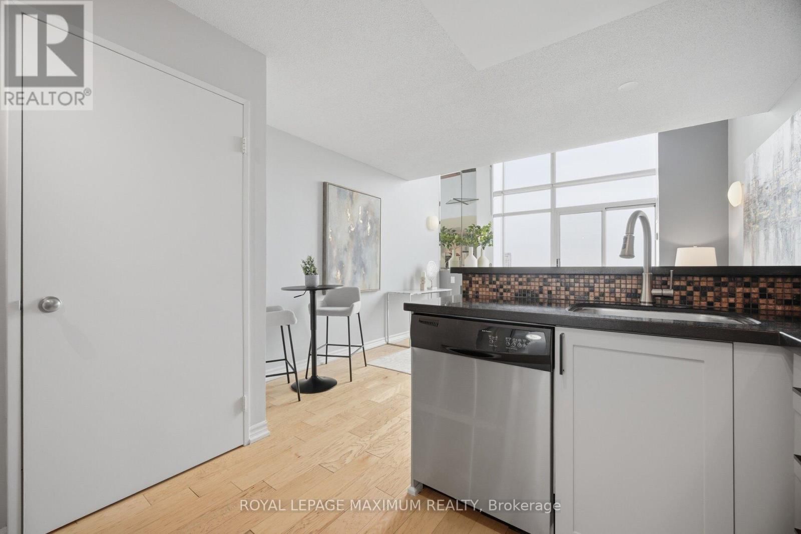 508 - 200 MANITOBA STREET Image 12