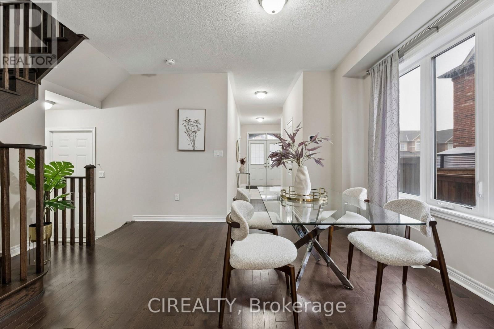 71 FINEGAN CIRCLE Image 10