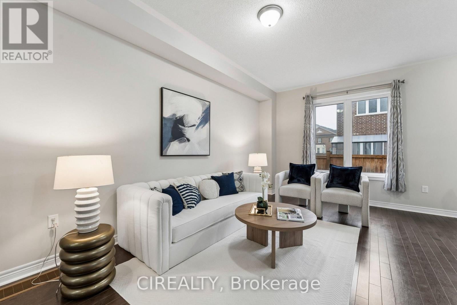 71 FINEGAN CIRCLE Image 12