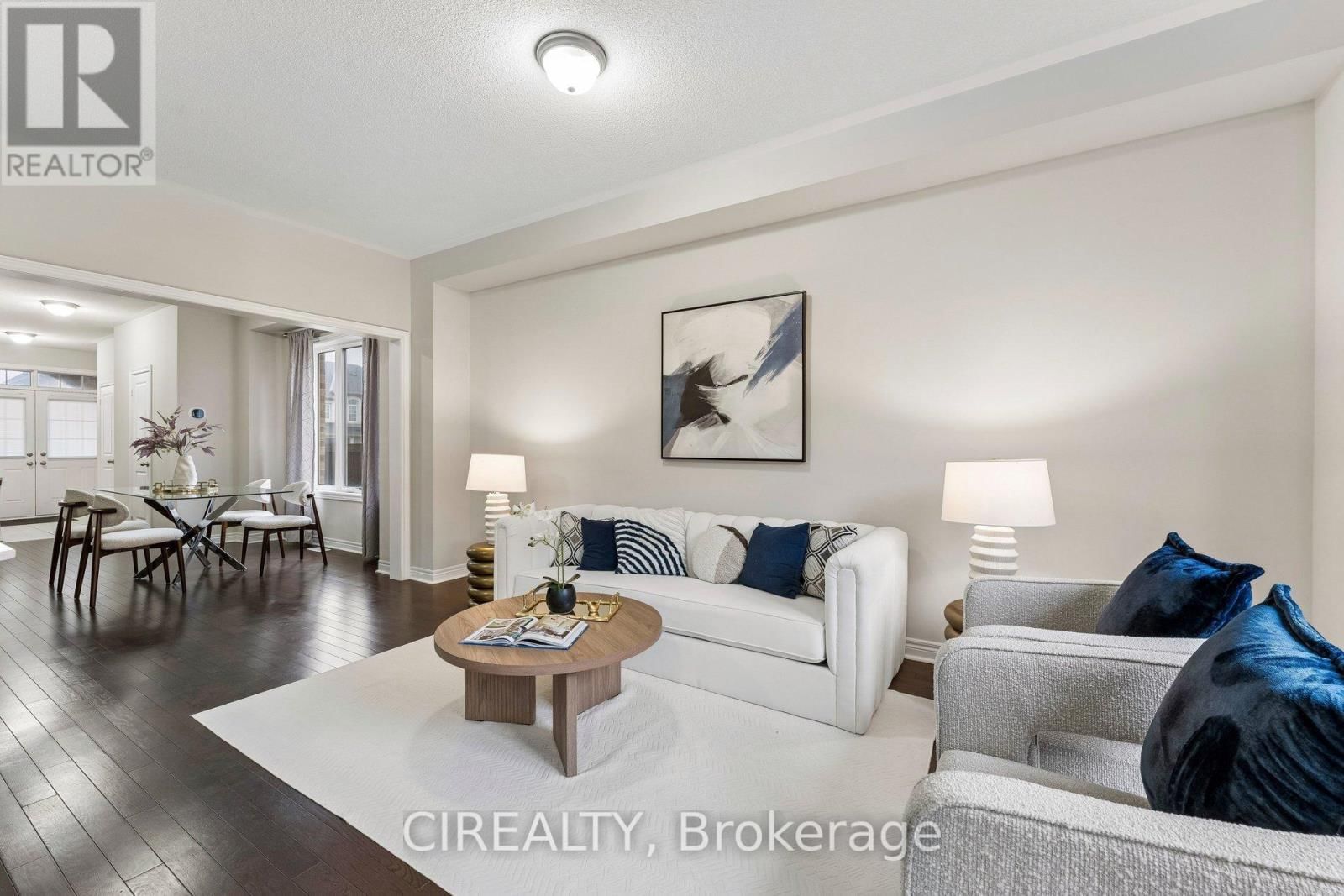 71 FINEGAN CIRCLE Image 15