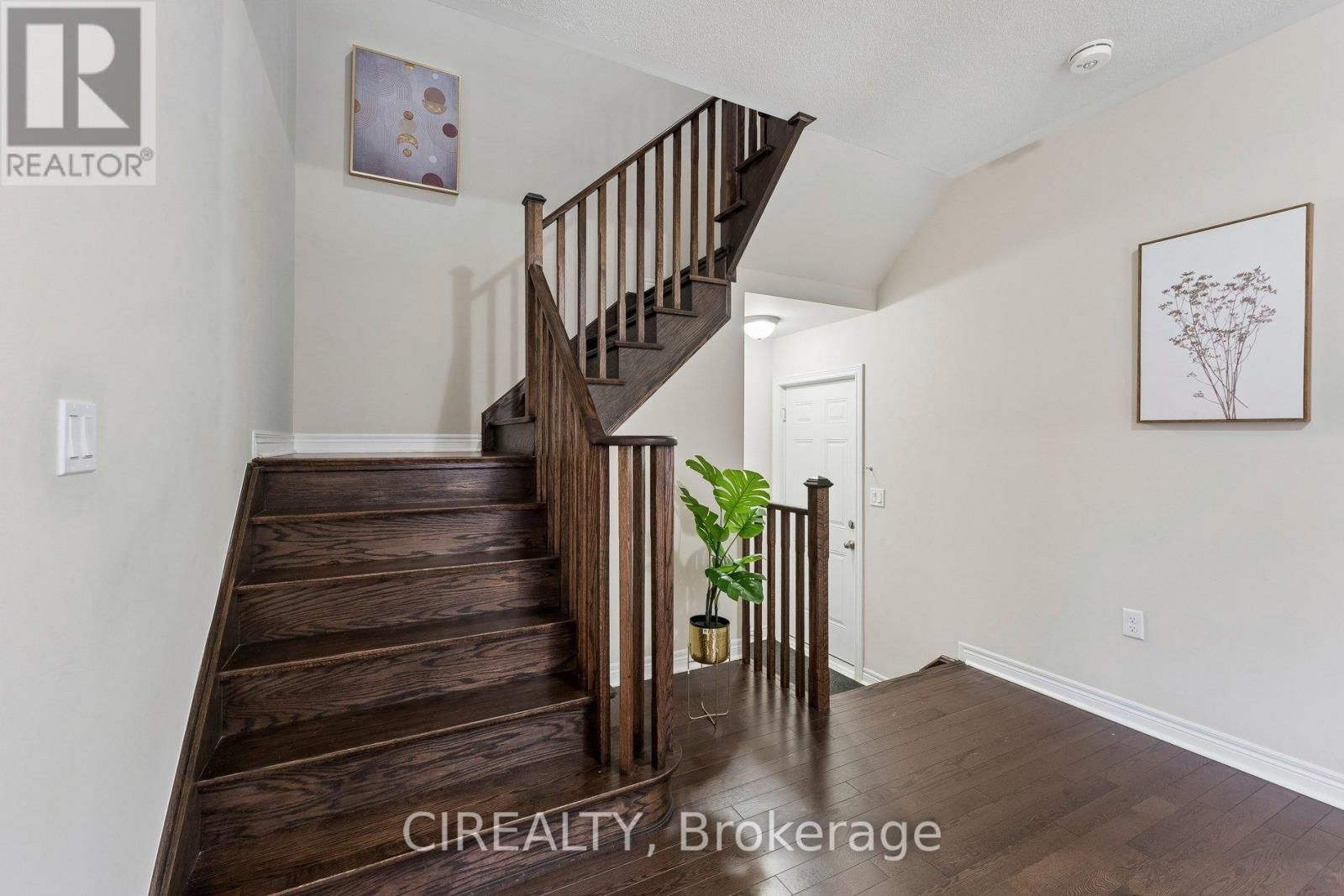 71 FINEGAN CIRCLE Image 23