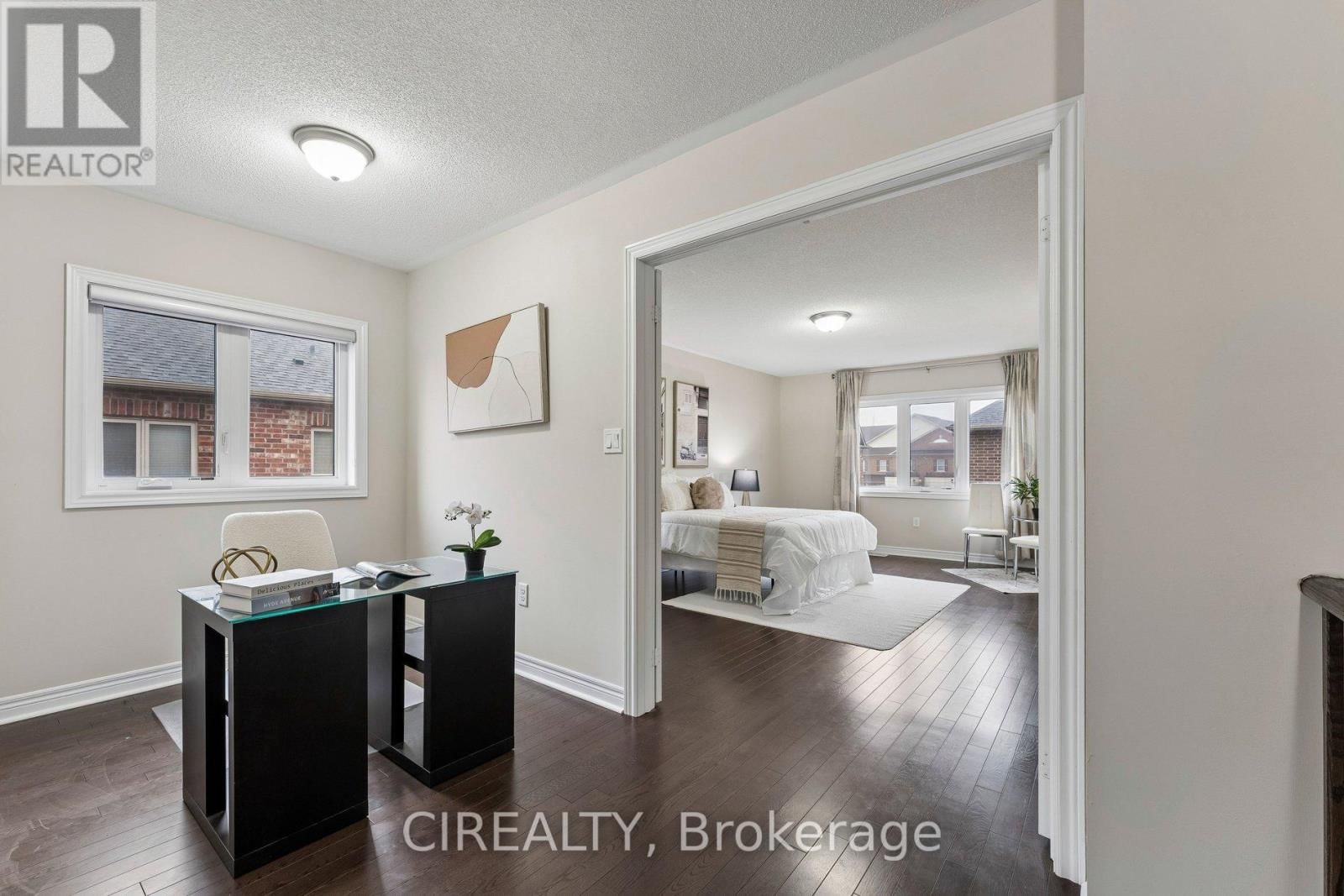 71 FINEGAN CIRCLE Image 25