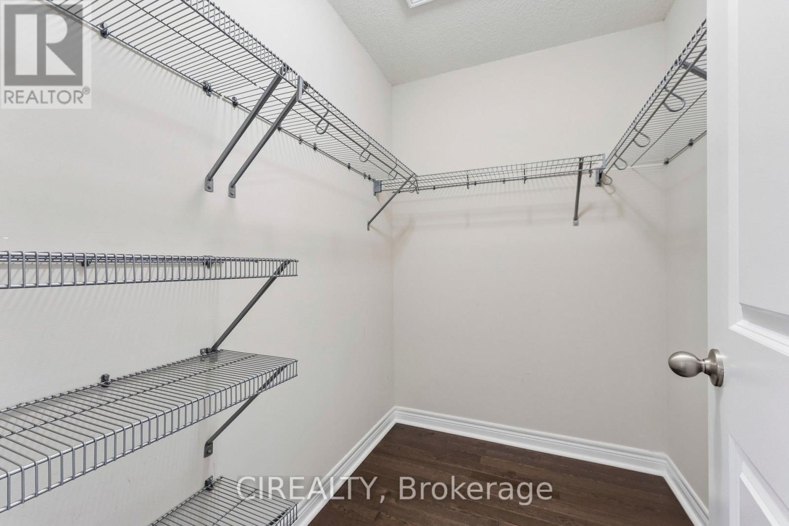 71 FINEGAN CIRCLE Image 29