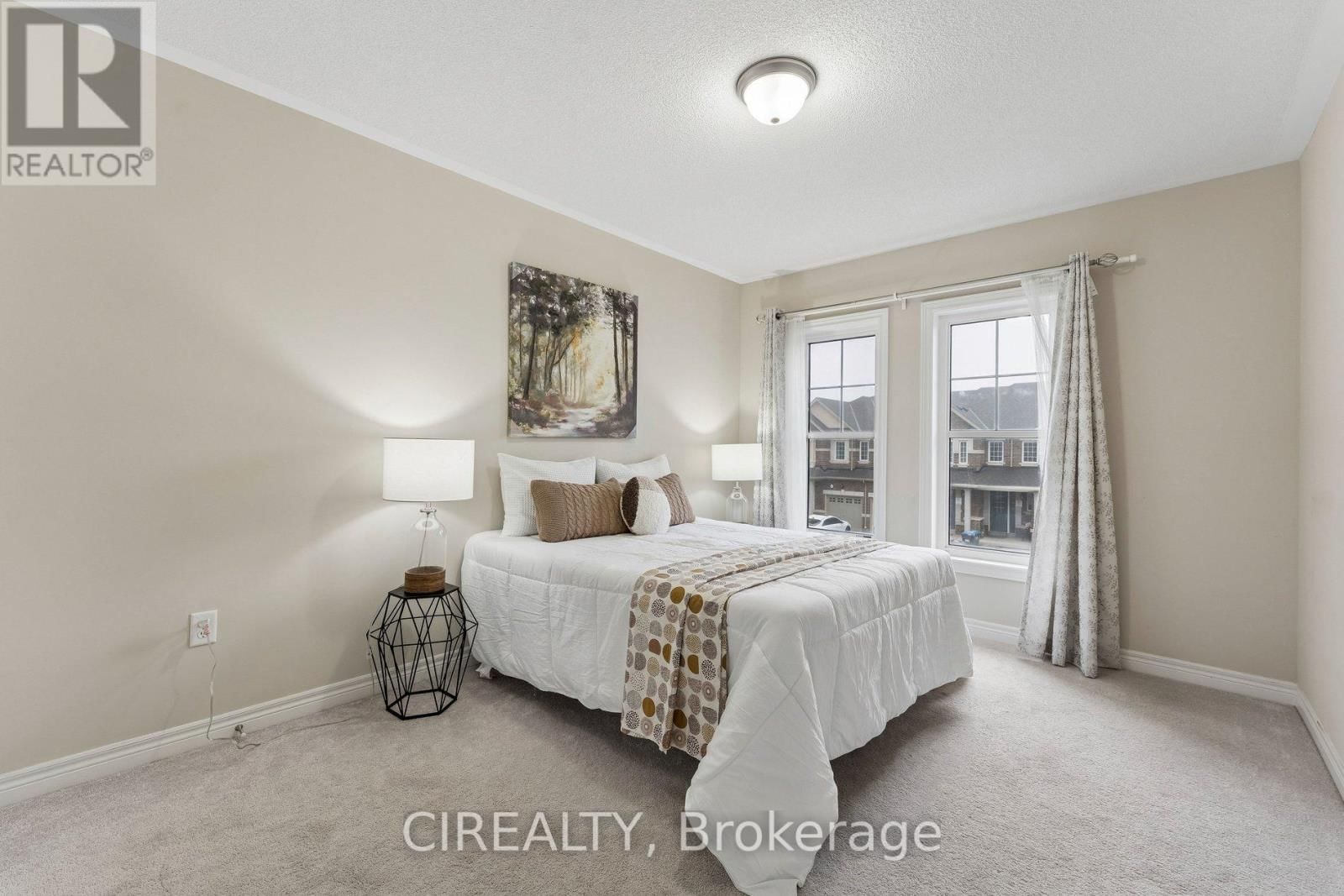 71 FINEGAN CIRCLE Image 33