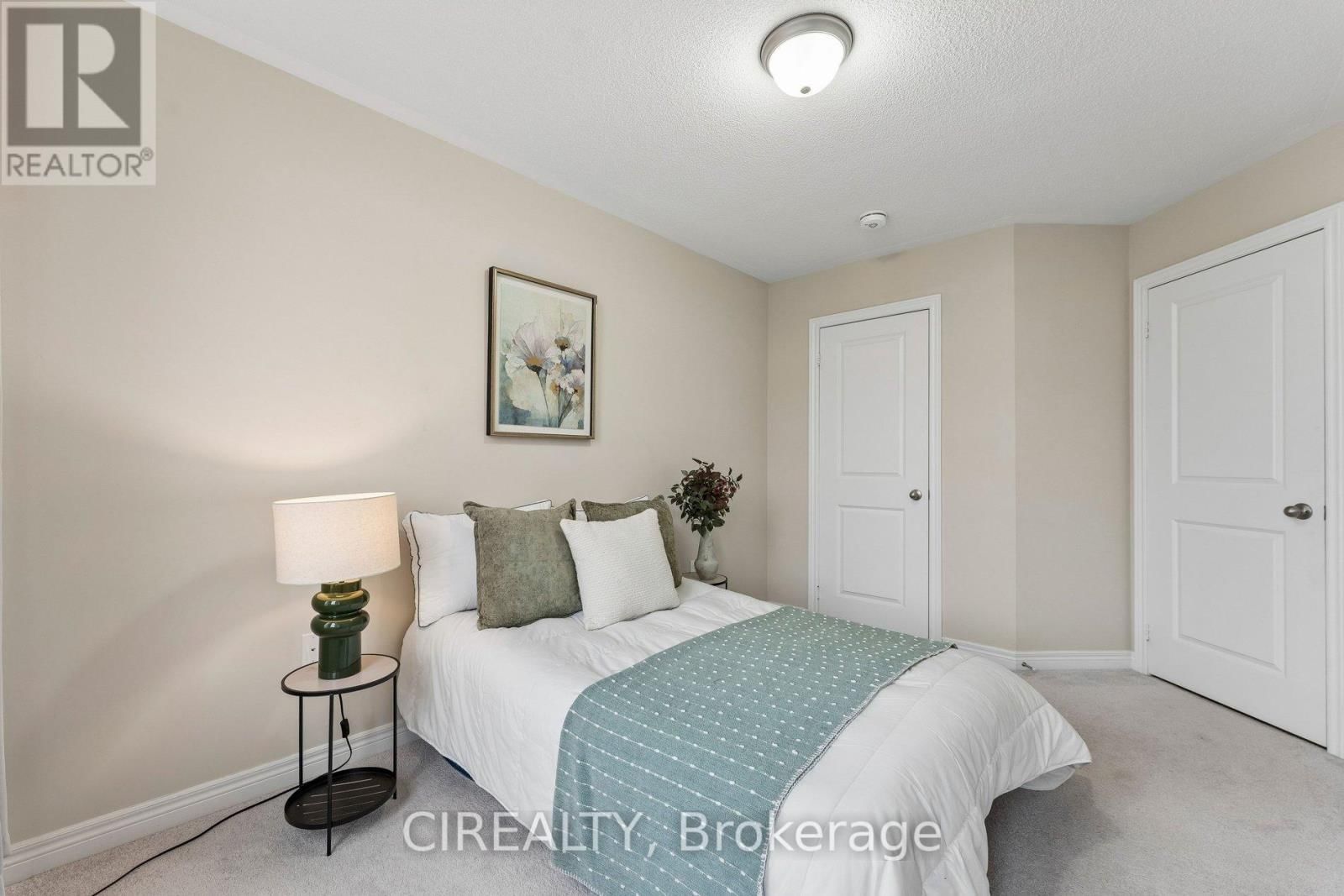 71 FINEGAN CIRCLE Image 36