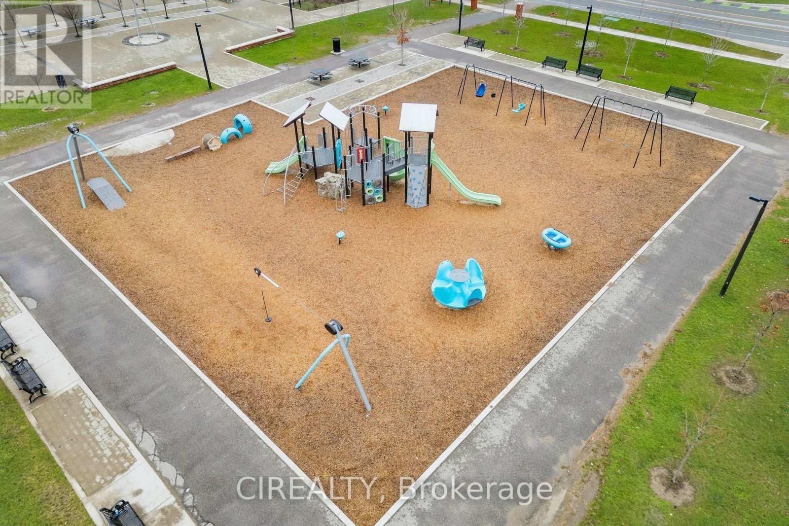 71 FINEGAN CIRCLE Image 45