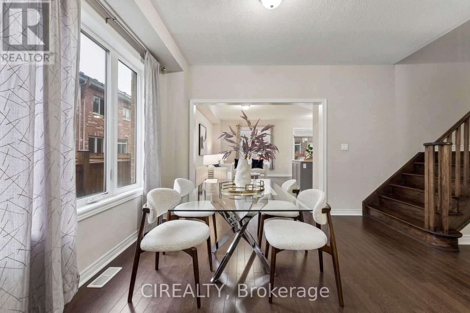 71 FINEGAN CIRCLE Image 6