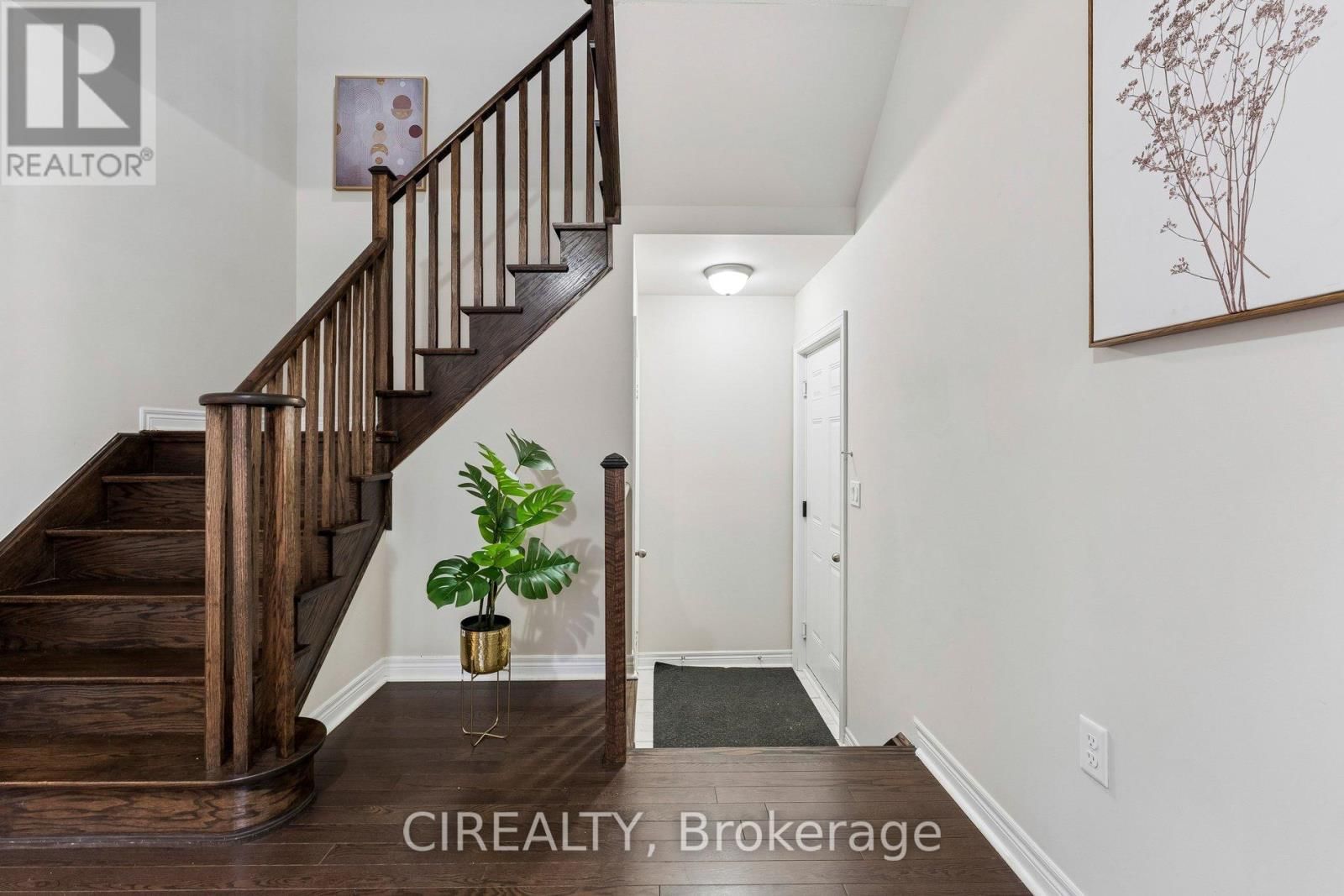 71 FINEGAN CIRCLE Image 8