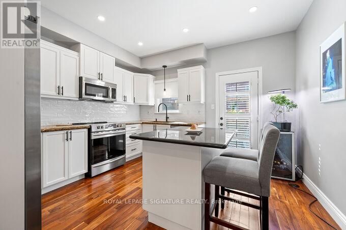 30 - 435 HENSALL CIRCLE Image 11